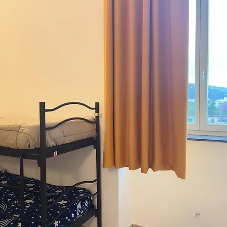 Seven Hostel&Rooms-3