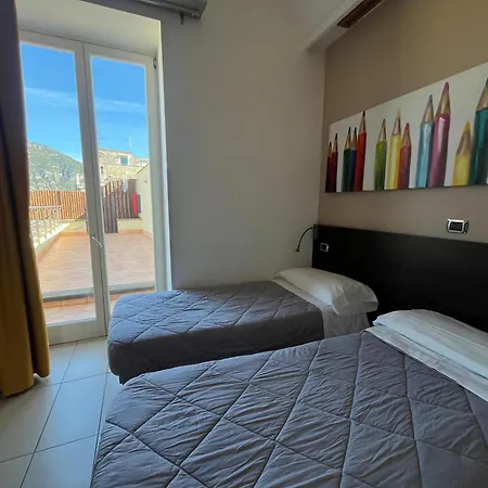 Seven Hostel & Rooms-2